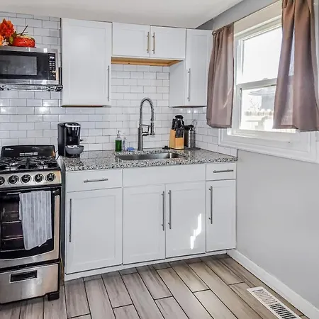 Cool Stay Near Rapids Stadium Ideal For Sports Fans